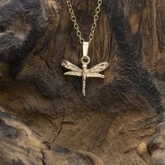 A beautiful and realistic dragonfly which sits beautifully as a pendant . The detailing on the wings brings this jewellery to life and will appeal to all lovers of this natural wonder . An18 "solid 9ct Gold chain is included although different lengths are available. A matching pair of earrings and bracelet can be added to make a stunning set of jewellery. Solid gold can be cleaned with a gold cloth. August Birthstone Jewelry, July Birthstone Jewelry, Dragonfly Pendant, National Trust, Jewelry Ring Box, Pearl Jewellery Earrings, Men's Jewelry Rings, Evil Eye Jewelry, August Birth Stone