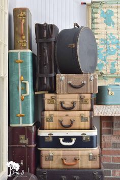 How do you display old suitcases? Here are 9 vintage suitcase decorating ideas to inspire you to pick one up the next time you're thrifting! Old Fashioned Suitcase, 70s Suitcase, 1950s Suitcase, 1940s Suitcase, Vintage Kids Room