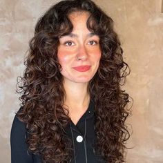 Layered Loose Curls, Long Layered Hair For Curly Hair, 3a Long Curly Hair, Curly Haircut Ideas Long, Shaggy Curly Hair No Bangs, Curly Haircuts For Long Faces, Face Framing Long Curly Hair, Long Layered Curly Hair With Bangs, Curly Hair Haircuts Medium