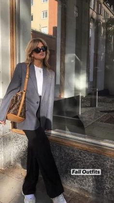 Grey Blazer Outfit, Drinks Outfits, Elegantes Outfit Damen, Rok Outfit, Chique Outfit, Blazer Outfits Casual, Chique Outfits, Blazer Outfit, Office Outfits Women