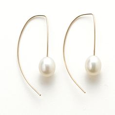 Earrings Pearl Drop, Wire Jewelry Designs, Diy Wire Jewelry, Clay Jewelry Diy, Handmade Wire Jewelry, Earrings Simple, Handmade Jewelry Designs, Earrings Pearl, Creative Jewelry