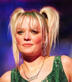 1990 Hairstyles, Grunge Style Outfits, 90’s Hairstyles, Emma Bunton, 80s Hair, Crimped Hair