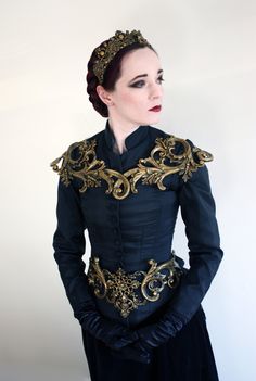 Shoulder Armour, Costume Venitien, Shoulder Piece, Design Textile, Fantasy Costumes, Gold Filigree, Wardrobe Style