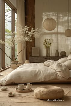 Japandi Bedroom Nature Minimalist Bedroom, Japanese Aesthetic Apartment, Bed By The Window Ideas, Japandi Boho Bedroom, Japandi Accent Wall, Japanese Scandinavian Interior Bedroom, Large Bedroom Design, Japanese Interior Design Minimalist, Japandi Interiors Bedroom