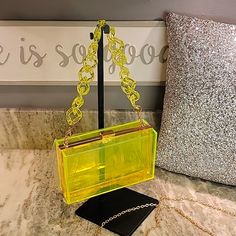 Nwot Acrylic Green/Yellow Crossbody Or Handbag Removable Gold Chain And Removable Green/Yellow Acrylic Handle See Pictures For Measurements Check Out My Closet! Click On 06sparkle06 Above To See Everything Available In My Closet. Bundle And Save!! See How To Below. Thanks For Stopping By! Trendy Yellow Evening Bag, Yellow Evening Bag For Spring, Chic Yellow Party Bag, Yellow Party Bags, Basketball Purse, Belly Bag, Kanken Mini, Crossover Bags, Juicy Couture Bags