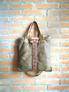 Ethnic style bag in aged and woven Italian leather, dark dove gray, perfect for yourself or for a truly special gift! The leather is hand-woven and finally washed with a special technique called "vegetable": the result is a very soft, very "Vintage" bag with an uneven color, which looks old and stained even though it is new! Don't confuse these features with a defect: they are, on the contrary, an enrichment! For the decoration I chose an old Indian embroidery that I took from the front of a tra Leather Bag For Women, Medium Sized Bags, Indian Embroidery, Cowrie Shell, Ethnic Style, Style Boho, Braided Leather, Women Vintage, Bag For Women