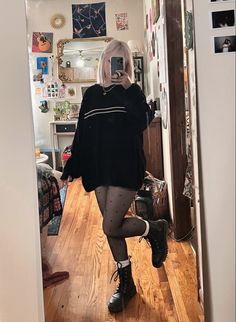 Goth Outfits Doc Martens, Original Doc Martens Outfit, Doc Marten Voss Sandal Outfit, Shorts Doc Martens Outfit, Docs Summer Outfits, Voss Sandals Outfit, Doc Martin Outfits, Tights And Shorts, Doc Martens Platform