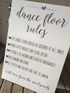 a sign that says dance floor rules on it