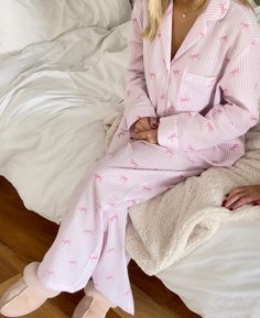 laguna.collective Pink Christmas Pajamas, Cute Pj Sets, Pijamas Women, Comfy Pjs, Chill Fits, Cozy Pajamas, Night Suit