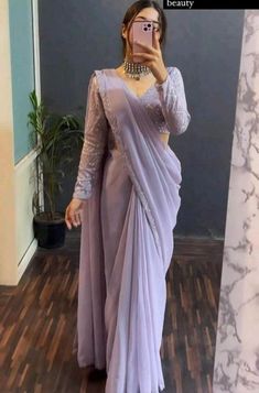 Light Color Sarees Party Wear, Sari New Design, Beautiful Sari Design, Latest Farewell Sarees, Blouse Designs Latest Georgette Sarees, Pose In Saree For Farewell, Womens Blouse Design, Blouse Designs For Sarees Latest, Sarees Designs Latest