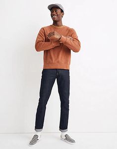 Crewneck Sweatshirt Outfit Men, Alternative Fashion Men, Mens Outfits Dressy, Sweatshirt Outfit Men, Mens Outfits Streetwear, Crewneck Sweatshirt Outfit, Mens Fall Outfits, Vintage Outfits Men