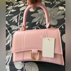 Brand New With Tag Light Pink Jelly Handbag/Crossbody. Comes With Gold Plated Crossbody Chain Very Cute Perfect For The Summer! For Size Reference Will Fit My Iphone 15promax Chic Party Satchel Phone Bag, Trendy Handheld Pink Phone Bag, Trendy Pink Handheld Phone Bag, Elegant Pink Satchel With Mobile Phone Bag, Chic Pink Box Bag For Mobile Phone, Chic Phone Bag With Top Handle For Shopping, Pink Square Phone Bag For Everyday Use, Pink Satchel With Mobile Phone Bag For Evening, Pink Phone Bag With Detachable Strap For Everyday Use