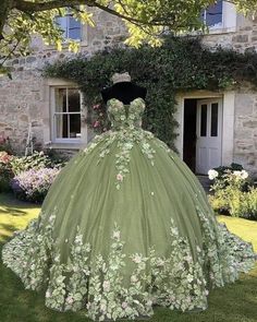 Green Quince Dresses, Sage Green Dress, Green Dresses For Wedding, Sage Green Quince Dress, 15 Birthday Dresses, Tiana Wedding, Quinceanera Dresses Green, Xv Dresses, Green Quinceanera Dresses, Green Ball Gown, Tiana Dress, Green Quince