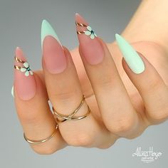 Stilleto Nails Simple Designs, Pastel Nails Designs Almond, Almond Gel Nail Designs For Summer, Spring Nails 2024 Trends Stiletto, Acrylic Nail Designs Stiletto, Summer Stiletto Nails Ideas, Art Nails Design Ideas, Spring Nails Stiletto, Short Stiletto Nails Designs