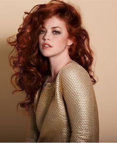 Sydney LaFaire. This would be a good shade. I seem to prefer copper/ginger - but this is probably what I should go for. Irish Redhead, Rich Hair Color, Woman With Red Hair, Red Haired Beauty, Red Hair Woman, Hair Envy