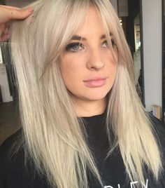 Platinum Silver Hair Color, Platinum Blonde Hair Color, Long Shag Haircut, Blond Balayage, Blonde Hair With Bangs, Balayage Blonde, Silver Hair Color, Wispy Bangs