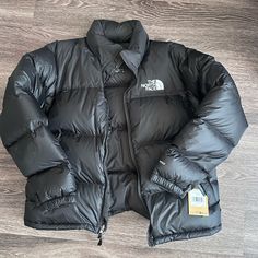 Tnf Puffer Jacket Size Large Brand New W Tag Send Offers Message Before Buying Black North Face Puffer Jacket, Black North Face Puffer, Tnf Jacket, Northface Puffer, Puffer Coat Outfit, The North Face Puffer Jacket, Doudoune The North Face, North Face 1996, The North Face Puffer