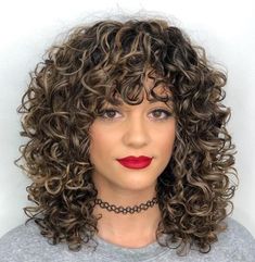 Medium Curly Hair With Curly Bangs Kręcony Bob, Mid Length Curly Hairstyles, Trendy We Fryzurach, Shoulder Length Curly Hair, Long Hairstyle, Haircuts For Curly Hair, Effortless Hairstyles