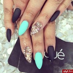 Matte nails. LOVE! Mint Nails, Matte Nail Art, Stiletto Nails Designs, Her Nails, Fancy Nails, Manicure E Pedicure, Nail Polishes, Matte Nails, Gorgeous Nails