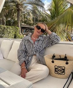 Luxury Summer Vacation Kaftan, Indian Vacation Outfits, Maldives Outfit Ideas Women Indian, Maldives Hijab Outfit, Luxury Spring Beachwear Kimono, Dubai Outfits Ideas, Dubai Outfit, Dubai Outfits, Bags 2024