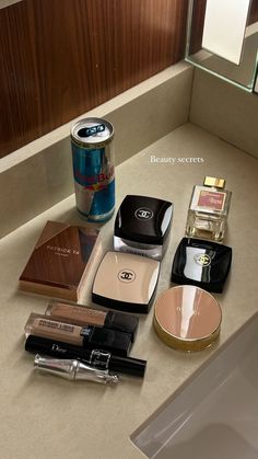 Luxury Beauty Products Aesthetic, Luxury Makeup Aesthetic, Beauty Products Aesthetic, Dump Aesthetic, Products Aesthetic, Luxury Beauty Products, Vogue Beauty