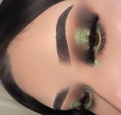 Green Eye Smokey Eye, Army Green Makeup Looks, Camo Makeup Look, Club Makeup Ideas, Green And Brown Makeup, Olive Green Makeup Look, Soft Green Makeup, Green And Brown Eyeshadow, Make Up Verde