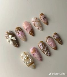 Pink And Brown Acrylic Nails, Nails Inspiration With Charms, Pink And Brown Nails Acrylic, Brown And Pink Nails Design, Neapolitan Nails, Gloomy Bear Nails, Girl Nails Aesthetic, Dessert Nails