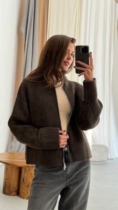 CHARLI - ZOEY ZIP CARDIGAN - DARK ESPRESSO – Charli London Autumn 24 Outfits, Fall Clothes Aesthetic, First Day Of Work Outfit, Meg Ryan Fall, Work Outfit Fall, Outfits September, Vintage Winter Outfits, English Women, October Fashion