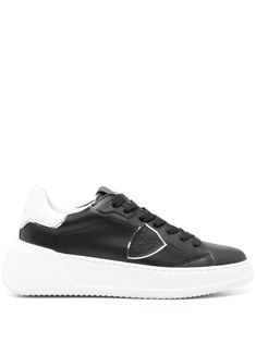 black/white calf leather smooth grain logo patch to the side contrasting branded heel counter logo-debossed tongue round toe front lace-up fastening branded insole flat rubber sole Black Calf Leather Sneakers With Branded Insole, Black Low-top Calf Leather Sneakers, Black Calf Leather Low-top Sneakers, High-top Leather Platform Sneakers With Embossed Logo, Calf Leather Sneakers With Contrast Sole For Streetwear, Sporty Custom Sneakers With Embossed Logo In Calf Leather, Streetwear Sneakers With Textured Sole And Calf Leather, Textured Sole Calf Leather Sneakers For Streetwear, Streetwear Calf Leather Sneakers With Textured Sole