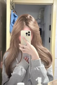 Brown Korean Hair, Korean Blonde Hair, Hair Color Korean, Very Light Brown Hair, Milky Brown Hair, Blonde Hair Korean, Hair Inspiration Long, Hair Stylist Life