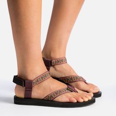 Teva Original Sandal, Womens Chacos, Sandal For Women, Teva Sandals, Shoes Drawing, Boots Casual, Stunning Shoes, Old Soul, How To Make Shoes