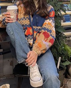 Modern Adventurer Outfit, Fall Fashion Granola, Vintage Patagonia Outfit, Salted Granola Fall Outfits, Gronola Girl Outfits Winter, Hiking Outfit Jeans, Vsco Aesthetic Outfits Winter, Fall Granola Girl Fits, Gronala Girl Outfit Aesthetic