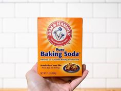 Let's be real, finding time for self-care can be a real challenge! But what if we told you that one of the most versatile and affordable beauty products was already sitting in your pantry? That's right, baking soda is not just for baking anymore! Diy Shampoo Recipe, Baking Soda Toothpaste, Nail Care Diy, Baking Soda Benefits, Affordable Beauty Products, Nail Soak, Soda Brands, Baking Soda Uses, Baking Soda Shampoo