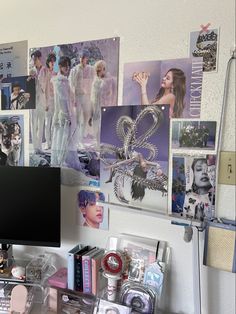 kpop room desk aesthetic posters blue karina aespa soobin txt tomorrow x together hyunjin stray kids skz lia itzy lightstick collectbooks inspo inspiration Room Inspo Aesthetic Kpop, Blue Kpop Room Aesthetic, Room Blue Aesthetic, Blue Kpop Room, Blue Rooms Aesthetic, Kpop Wall, Blue Aesthetic Room, K Pop Room Ideas