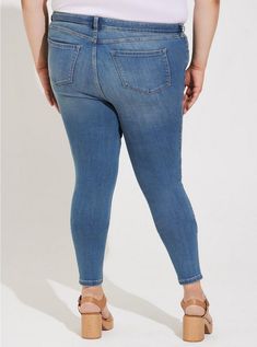 Mid-rise Slim Fit Elastane Bottoms, Slim Fit Mid-rise Elastane Jeggings, Stretch Medium Wash Elastane Bottoms, Chain Clothing, Water Waste, Big Belly, Mid Rise Shorts, Perfect Jeans, High Rise Jeans