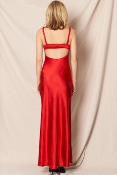 Embrace timeless glamour with the Scarlet Desire Satin Maxi Dress, the ultimate statement piece for your festive wardrobe. 🌟 Crafted from luxurious satin in a bold red hue, this dress is designed to make an unforgettable entrance at any special event. Features: Sweetheart Neckline: A flattering, feminine design that enhances the décolletage. Sleeveless Silhouette: Ideal for showcasing your favorite jewelry or a statement clutch. Maxi Length: Floor-grazing elegance that elongates your silhouette Holiday Party Dress Formal, Elegant Holiday Outfit, Formal Red Dress, Dress New Year, Red Formal Dresses, Party Dress Formal, Red Satin Dress, Timeless Glamour, Statement Clutch