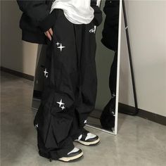 Deeptown Parachute Pants Women Black Vintage Harajuku Oversized Wide Leg Joggers Hippie Street Baggy Parachute Pants Women, Black Cargo Pants Women, Hiphop Style, Y2k Hip Hop, Estilo Harajuku, Streetwear Korean, Oversized Pants, Pants Collection, Korean Streetwear