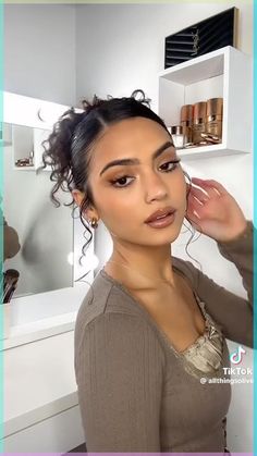 DIY Hairstyles for Greasy Hair Days Cabello Afro Natural, Curly Hair Care Routine, Mixed Curly Hair, Curly Hair Videos, Cute Curly Hairstyles, Hairstyles For Layered Hair, Curly Hair Styles Easy, Clip Hairstyles