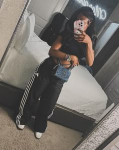 Cool Sweatpants, Sweatpants Outfit Ideas, Sweatpants Outfits, Cozy Sweatpants, Samba Outfit, Skandinavian Fashion, Sweatpants Outfit, Baggy Sweatpants