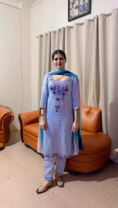 Local Girl, Shelves Modern, Afghani Clothes, Beautiful Casual Dresses, Indian Saree Blouses Designs, Indian Fashion Saree, Local Girls, Hot Women Dress, Beautiful Muslim Women