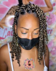 Black and Blonde Passion Twists Medium Passion Twists, Braided Hairdo, Natural Hair Short Cuts, Braids Styles