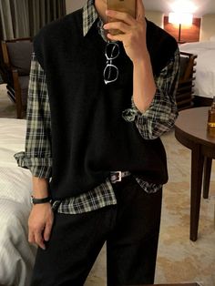 Dark Clothing Aesthetic Male, Witchy Mens Outfit, Checkered Polo Outfit For Men, Old School Men Fashion, Male Academia Outfits, Mens Witchy Outfits, Dark Academia Guys Aesthetic, Black Academia Outfit Men, Male Cottage Core Outfit