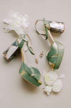 5 Designer Wedding Shoes Trends For 2025 That All Brides Should Know Emerald Green Heels, Rose London, Designer Wedding Shoes, Jeweled Heels, Quince Ideas, Couture Shoes, Green Heels, Leather Platform Sandals, Demi Fine Jewelry