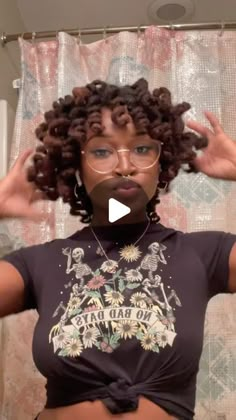 savanah on Instagram: "FULL CURLY LOCS TUTORIAL !!! 🌱💓💓 w/ @freetheroots   Are you guys trying this hairstyle out??  . . . #locs #loccurls #locstyles #locnation #loclivin #locjourney #loclife #loclove #locqueen #locstylesforwomen #locstylist #curlylocs #coloredlocs #brownlocs #loctutorial #freetheroots" Start Locs On Short Hair, Lic Styles Women, 2strand Twist Women Locs, Locs With Curls Black Women, Loose Locs Hairstyles For Women, Vintage Loc Styles, How To Do Loc Knots, Med Locs Hairstyles Women, Rod Loc Styles