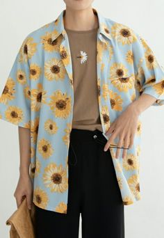 Opened Button Up Shirt Outfit, Spring Outfit Ideas Men, Men Outfits Colorful, Sun Outfit Aesthetic Male, Flower Outfits Men, Men Cottagecore Fashion, Indie Outfits Male, Artsy Outfits Men, Soft Boy Fashion Aesthetic