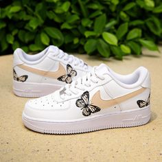 The perfect gift for friends, family, that special someone, or yourself ✨ ★Design made by independent artist, inspired by Nature, Flowers, Anime etc. 💯 Brand New & Authentic. 👨‍🎨 Handcrafted with attention to detail. ❤️ Waterproof and scratchproof. ✈︎ Free Worldwide Shipping. 👌 Easy ordering process with secure payment options. Shoes For School, Air Force 1s, Air Force 1 Custom, Custom Air Force 1, Baskets Nike, Cute Nike Shoes, Cute Nikes, Custom Nikes, Custom Sneakers