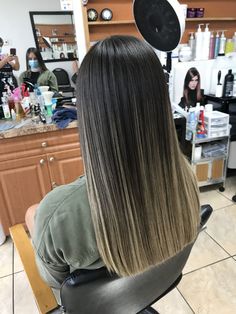 Dark Roots Hair Balayage, Dyed Hair Underneath, Dark Brunette Balayage, Dark Roots Hair, Mushroom Hair, Ponytail Hairstyles Easy, Ombre Highlights