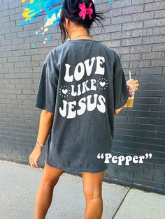 Spread a Message of Faith with this cute Love Like Jesus Shirt! This Christian Comfort Colors® Tshirt is super comfy! Size up for a Trendy Oversized Look! ♥ Hello and Welcome to Meaningful Tees Shop! ♥ Models are wearing Pepper, Yam and Violet ♥ All of our items are made one at a time with care for each customer : ) ♥ Please allow 3-7 BUSINESS days (usually 3-5) for your item to be created PLUS shipping time via USPS ♥ UNISEX TEES fit like a Mens Shirt on Women, but are not overly large. ♥ For a Christian Tshirt Design Ideas Aesthetic, Simple Iron On Shirts, Christian Printed Tshirts, Cute Christian Shirts For Women, Cute Jesus Shirts, Circuit Tshirt Ideas, Cute Christian T Shirts, Jesus T Shirt, Love Like Jesus Shirt