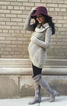 Loving the cowl neck maternity sweater with leggings and a tall boot this transition season! Prego Outfits, Fall Maternity Outfits, Winter Maternity Outfits, Winter Mode Outfits, Maternity Outfit, Winter Maternity