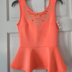 Charlotte Russe Top Size Small Coral/Salmon Color Never Been Worn Would Pair Well With White Bottoms!! Peach Sleeveless Top For Party, White Cold Shoulder Top, Flare Blouse, Top Braid, Teal Blouse, White Bottoms, Flare Top, Babydoll Style, Small Crop Tops